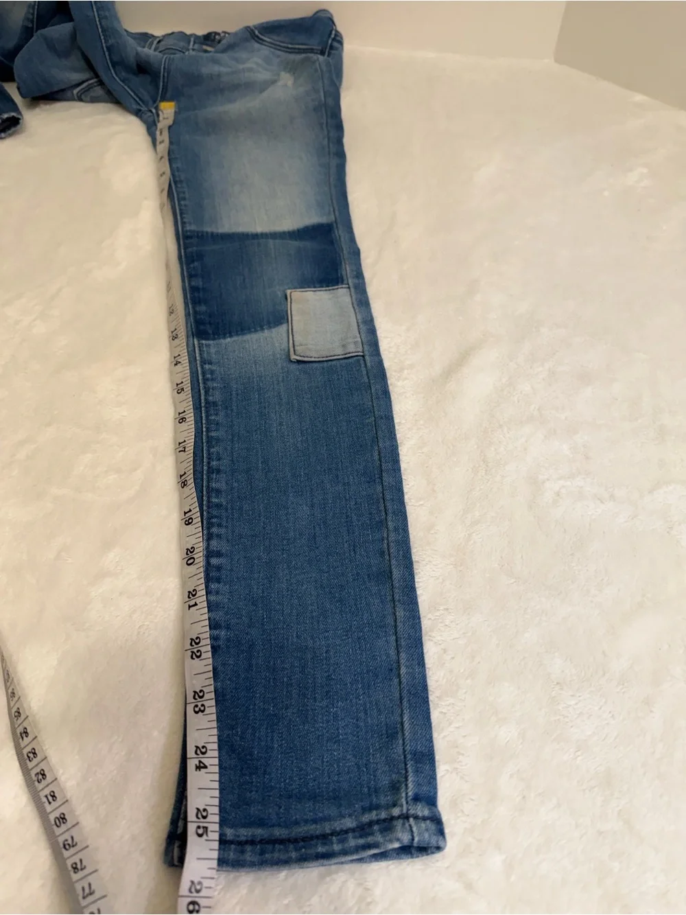 Old Navy Girl’s Blue Patch Slim Jeans Size 10 Regular